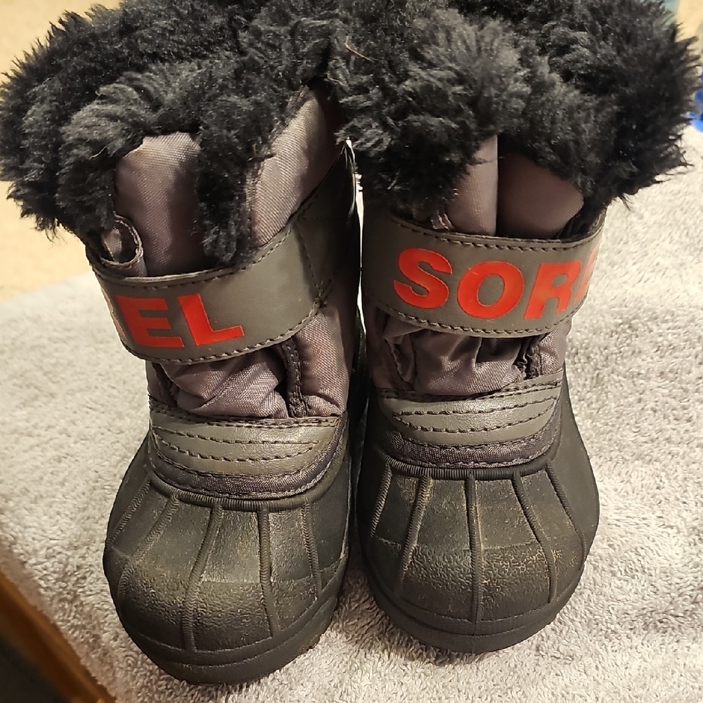 Sorel Snow Commander Toddler Boot In Black/Gray And Red
